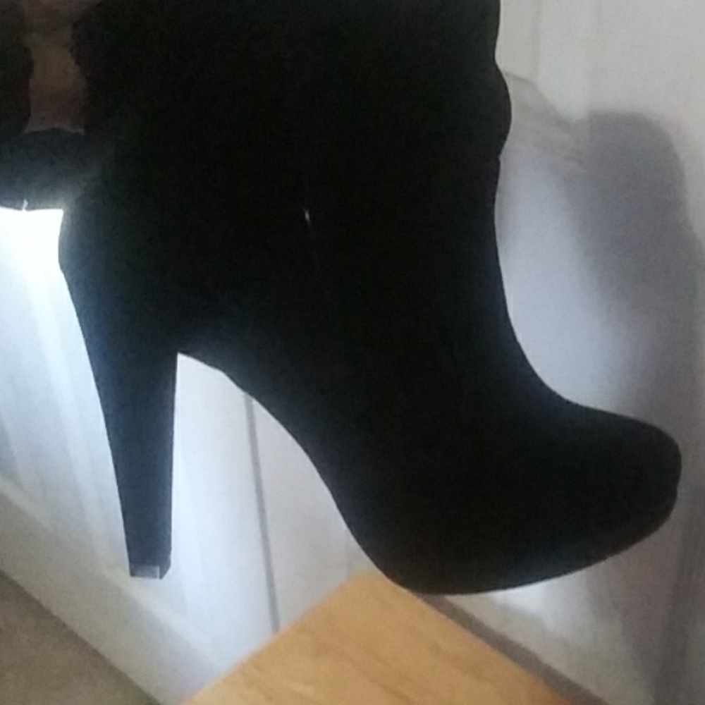 Womens black suede boots - Picture 6 of 8